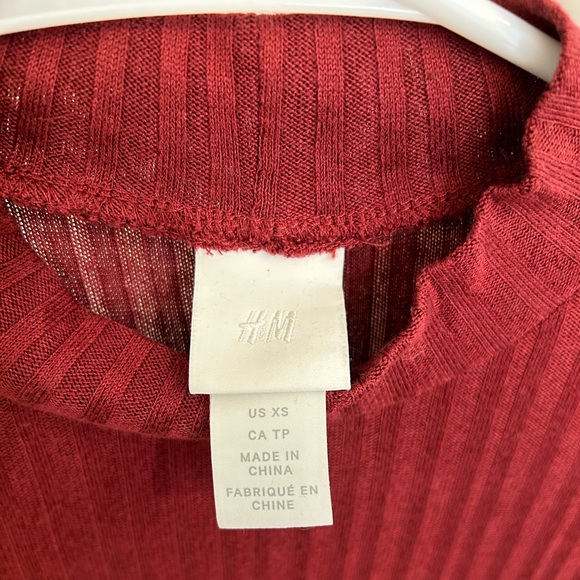 H&M Fitted Ribbed Top❤️ - Picture 2 of 7